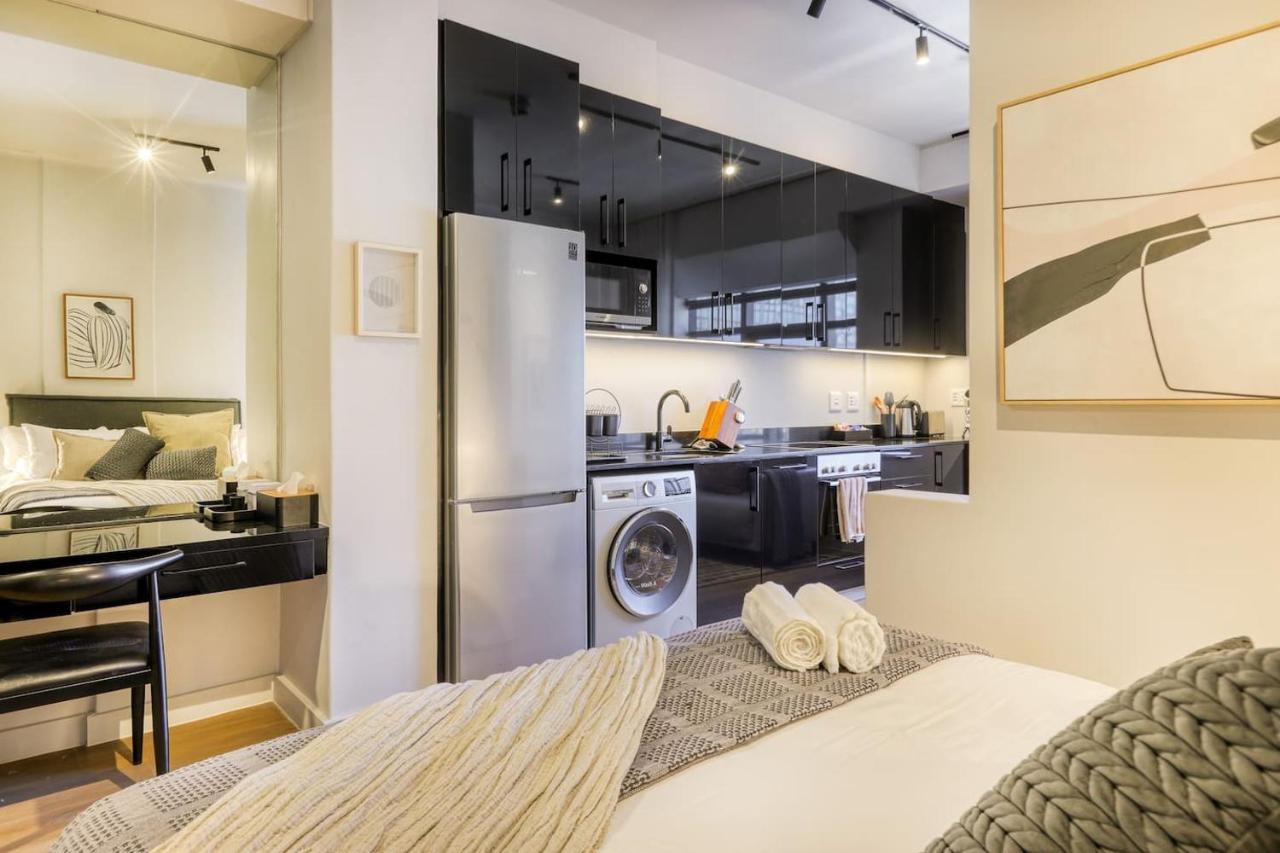 Luxury Mountain View At The Tokyo- 12th Floor No Loadshedding Apartment *