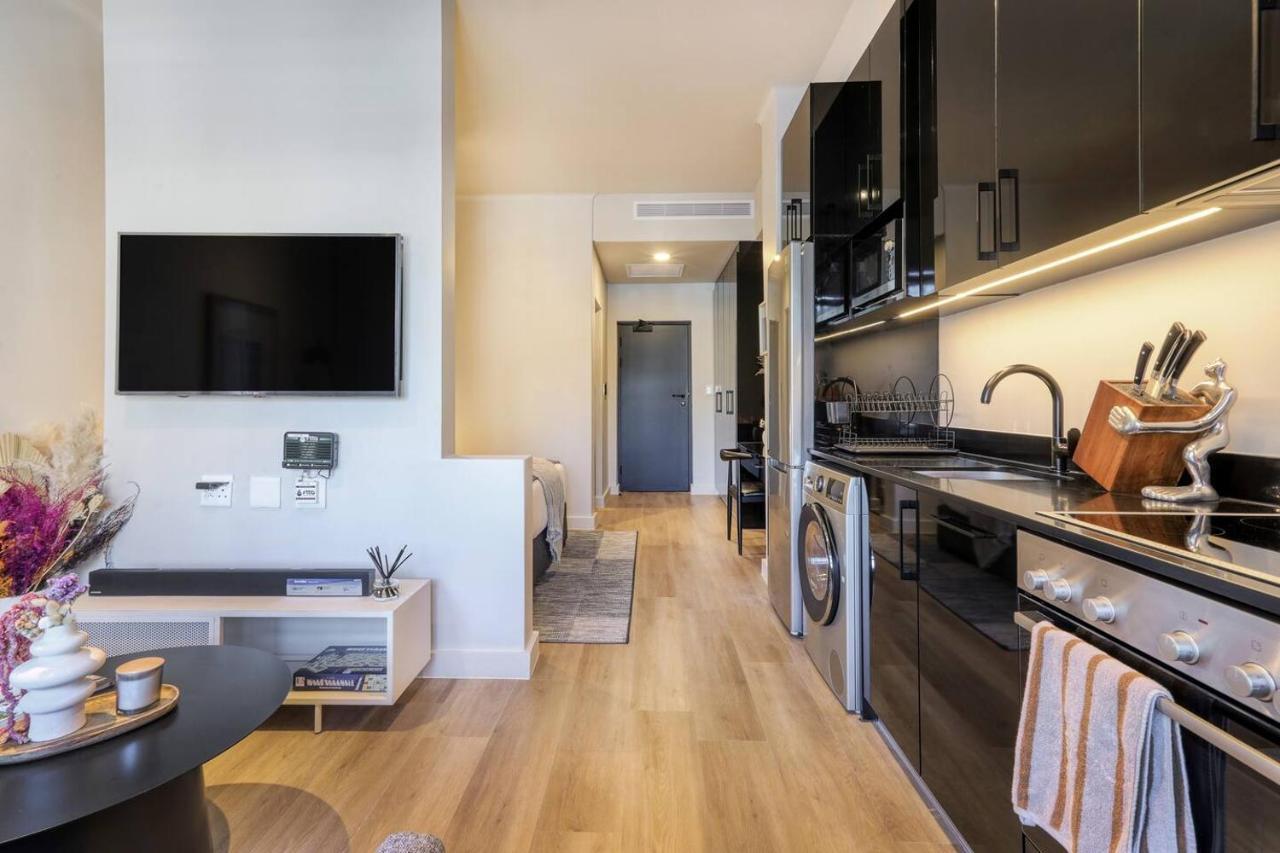 Luxury Mountain View At The Tokyo- 12th Floor No Loadshedding Apartment