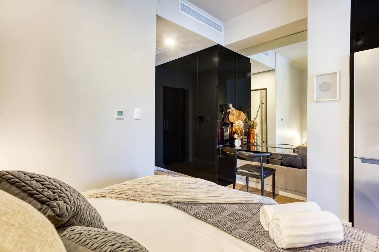 Luxury Mountain View At The Tokyo- 12th Floor No Loadshedding Apartment *