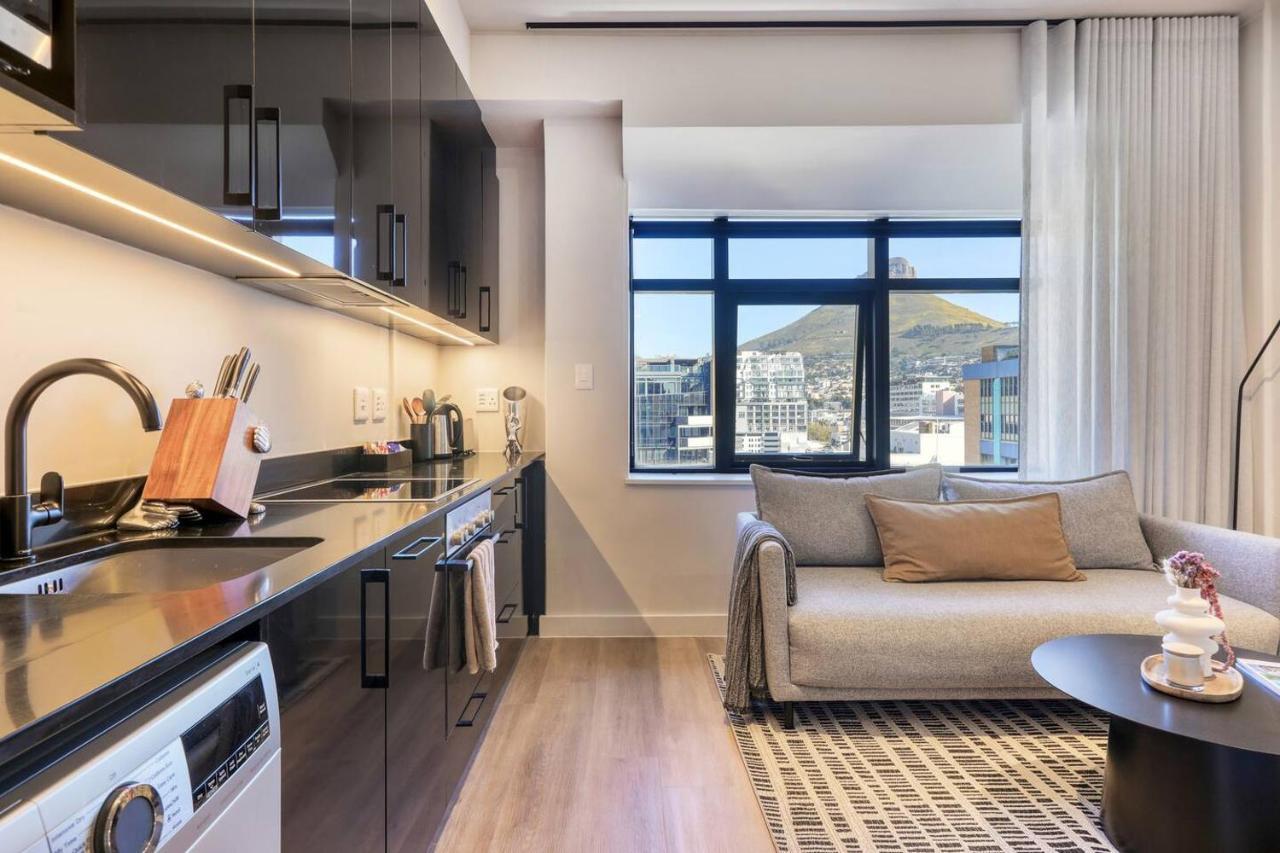 Luxury Mountain View At The Tokyo- 12th Floor No Loadshedding Apartment
