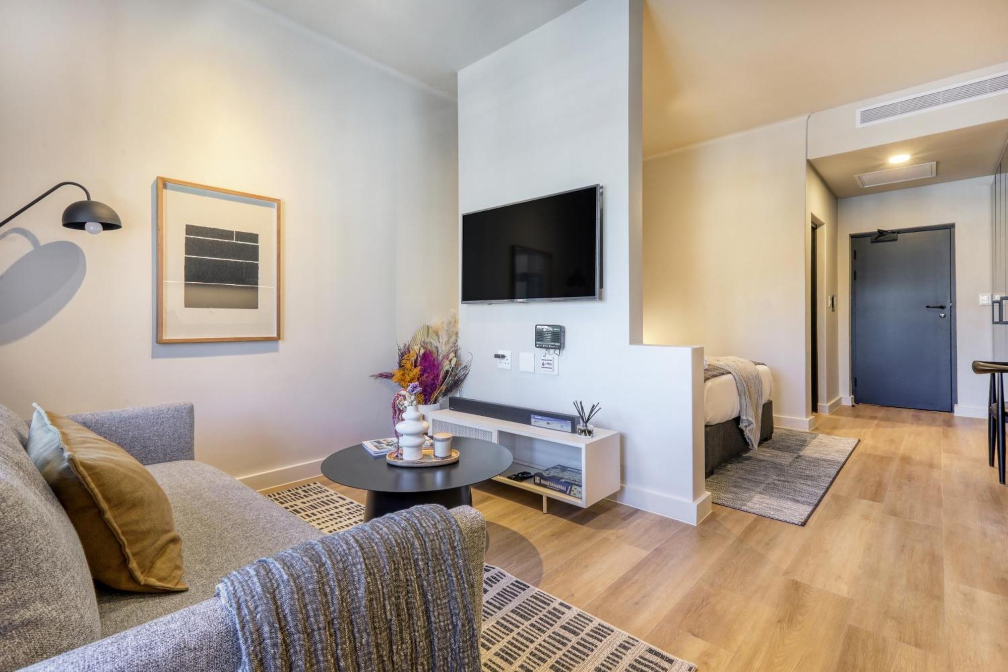 Apartment Luxury Mountain View At The Tokyo- 12th Floor No Loadshedding